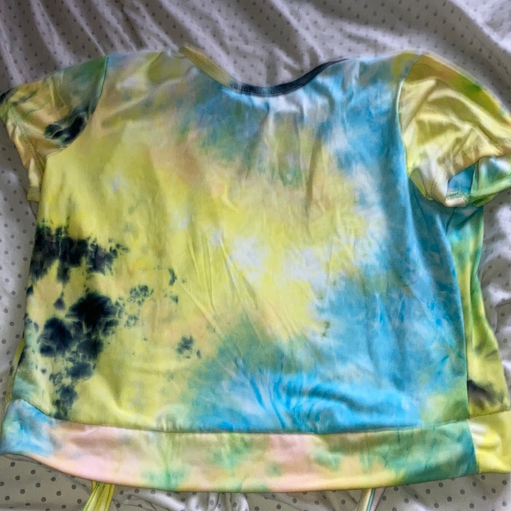 Tie-dye short sleeve open back shirt with tying available